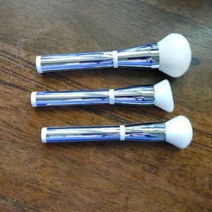 It Cosmetics Heavenly Skin Brush Bundle